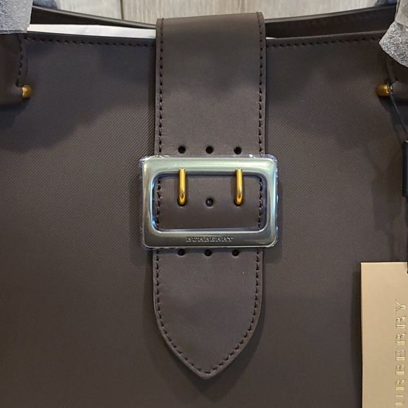 AUTHENTIC BURBERRY BUCKLE TOTE - Picture 6 of 16